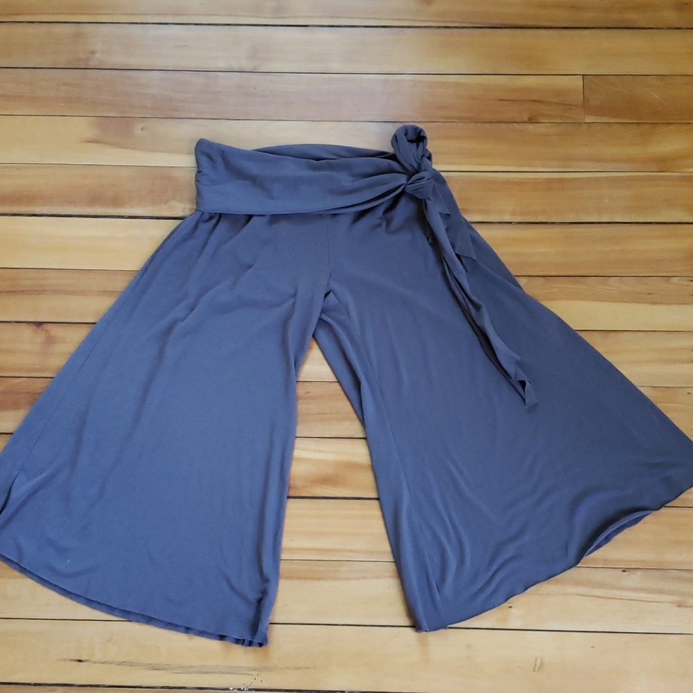 Tie waist flare leg crop pant
